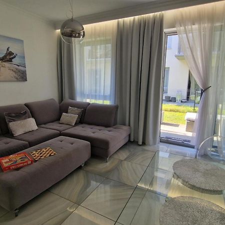 Maxim Apartment โปเบียโรโว ภายนอก รูปภาพ