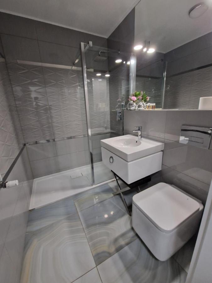 Maxim Apartment โปเบียโรโว ภายนอก รูปภาพ