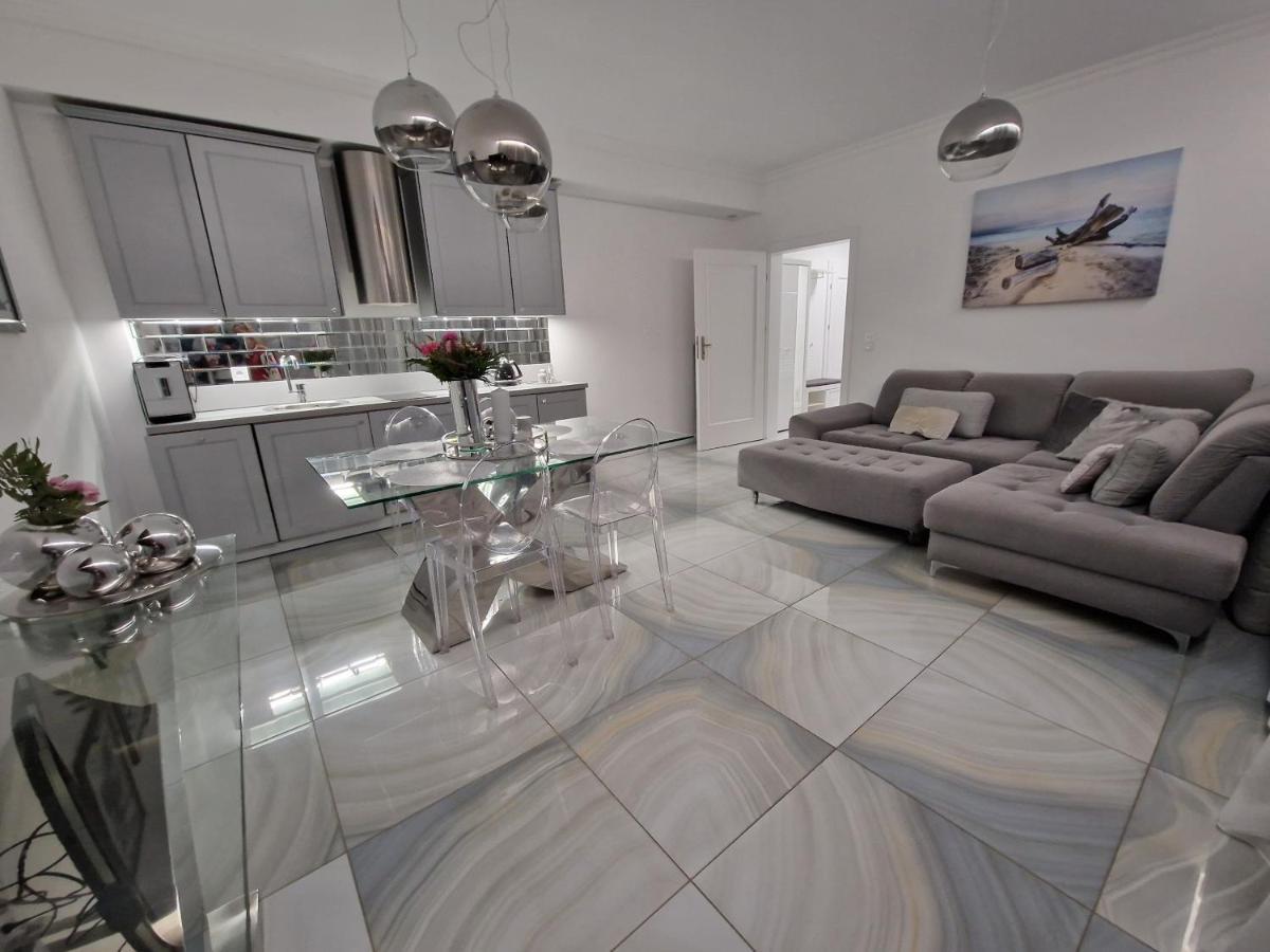 Maxim Apartment โปเบียโรโว ภายนอก รูปภาพ