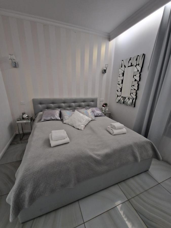 Maxim Apartment โปเบียโรโว ภายนอก รูปภาพ
