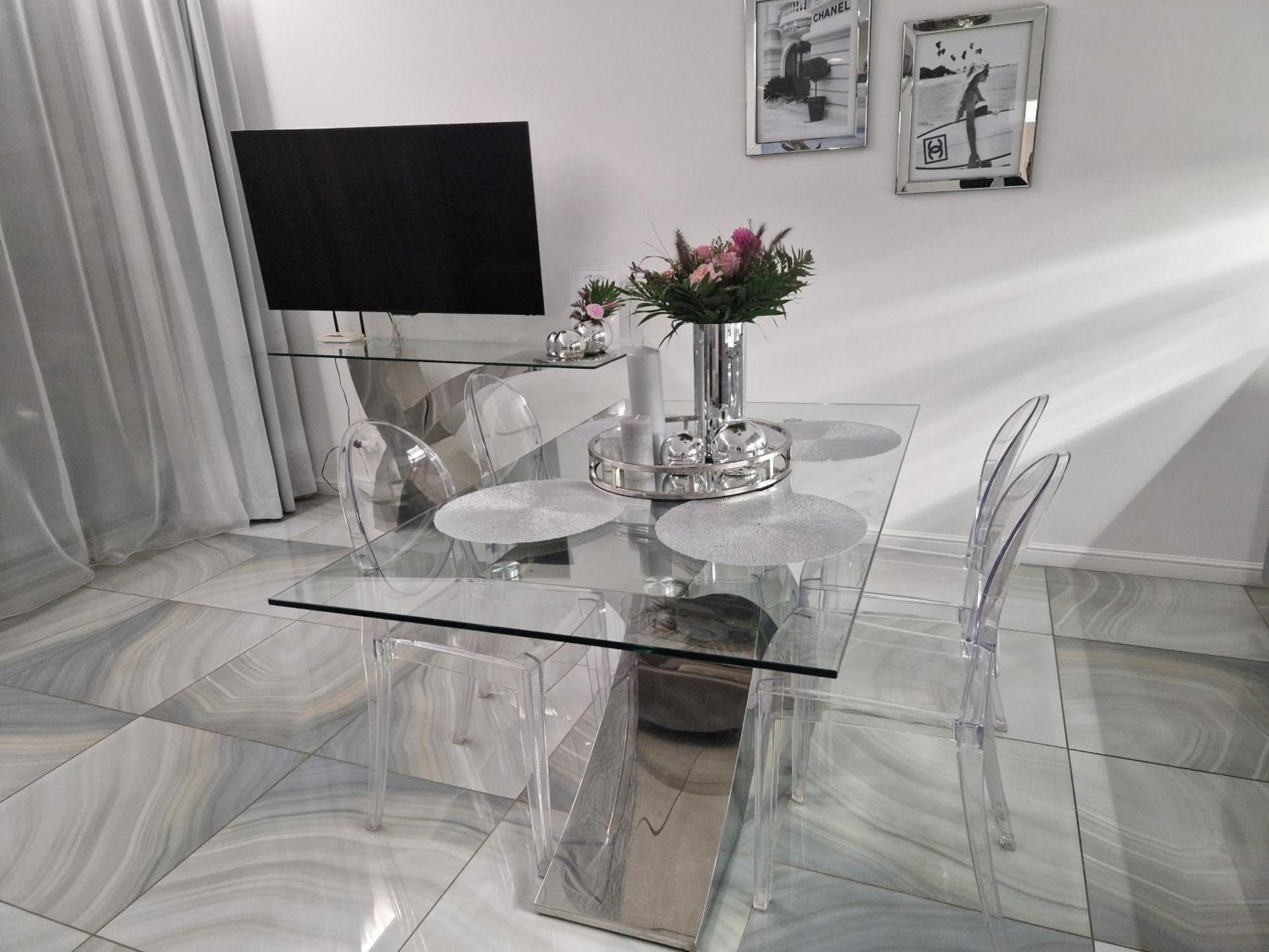Maxim Apartment โปเบียโรโว ภายนอก รูปภาพ