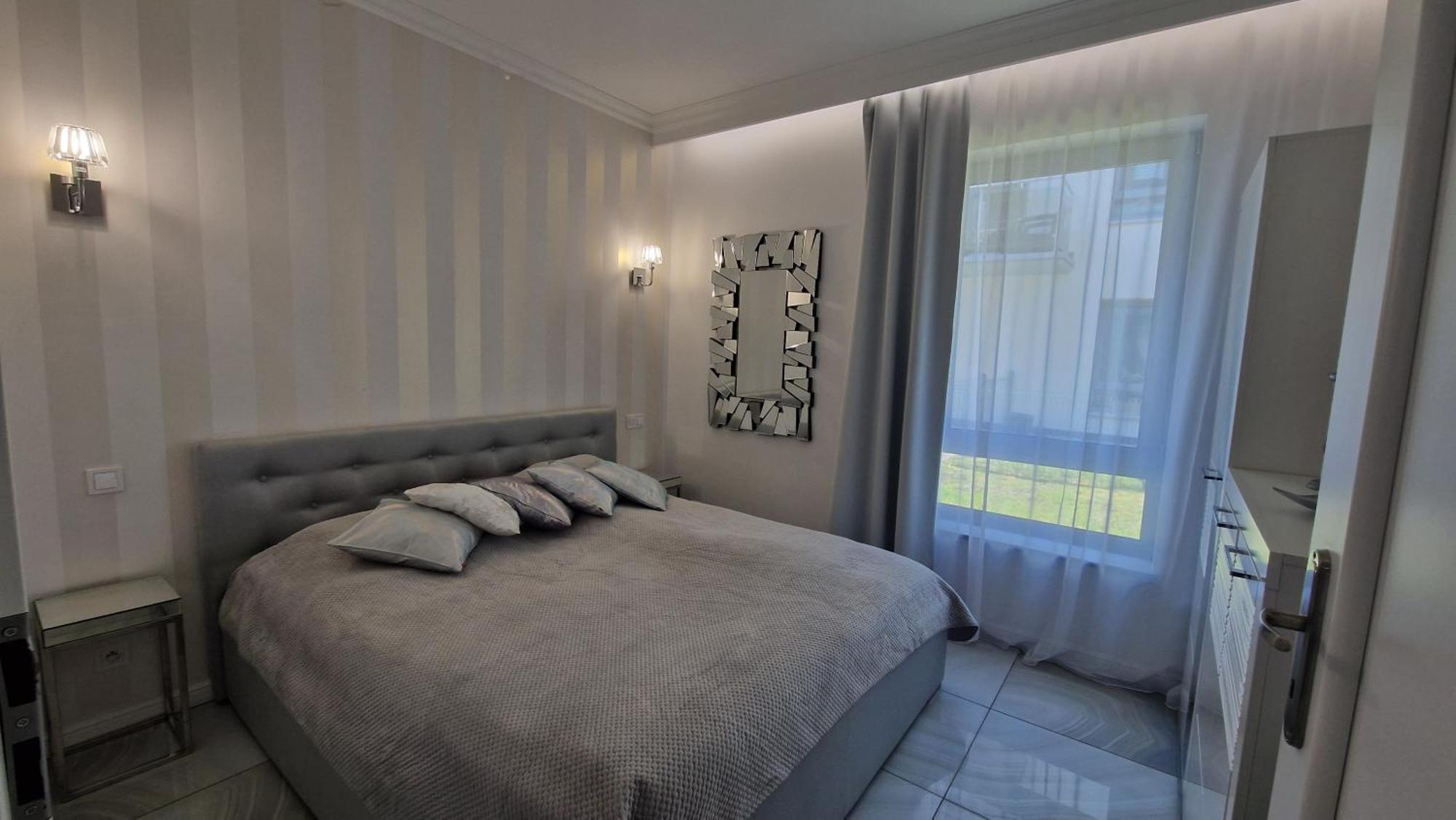 Maxim Apartment โปเบียโรโว ภายนอก รูปภาพ
