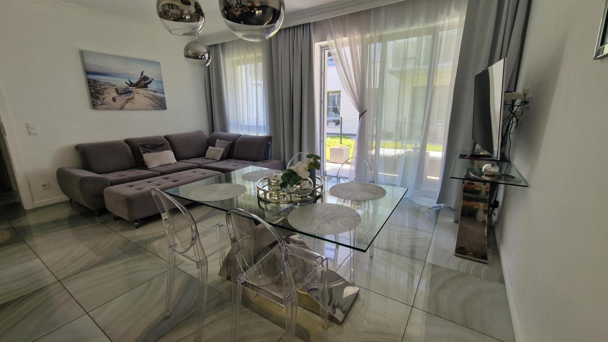 Maxim Apartment โปเบียโรโว ภายนอก รูปภาพ